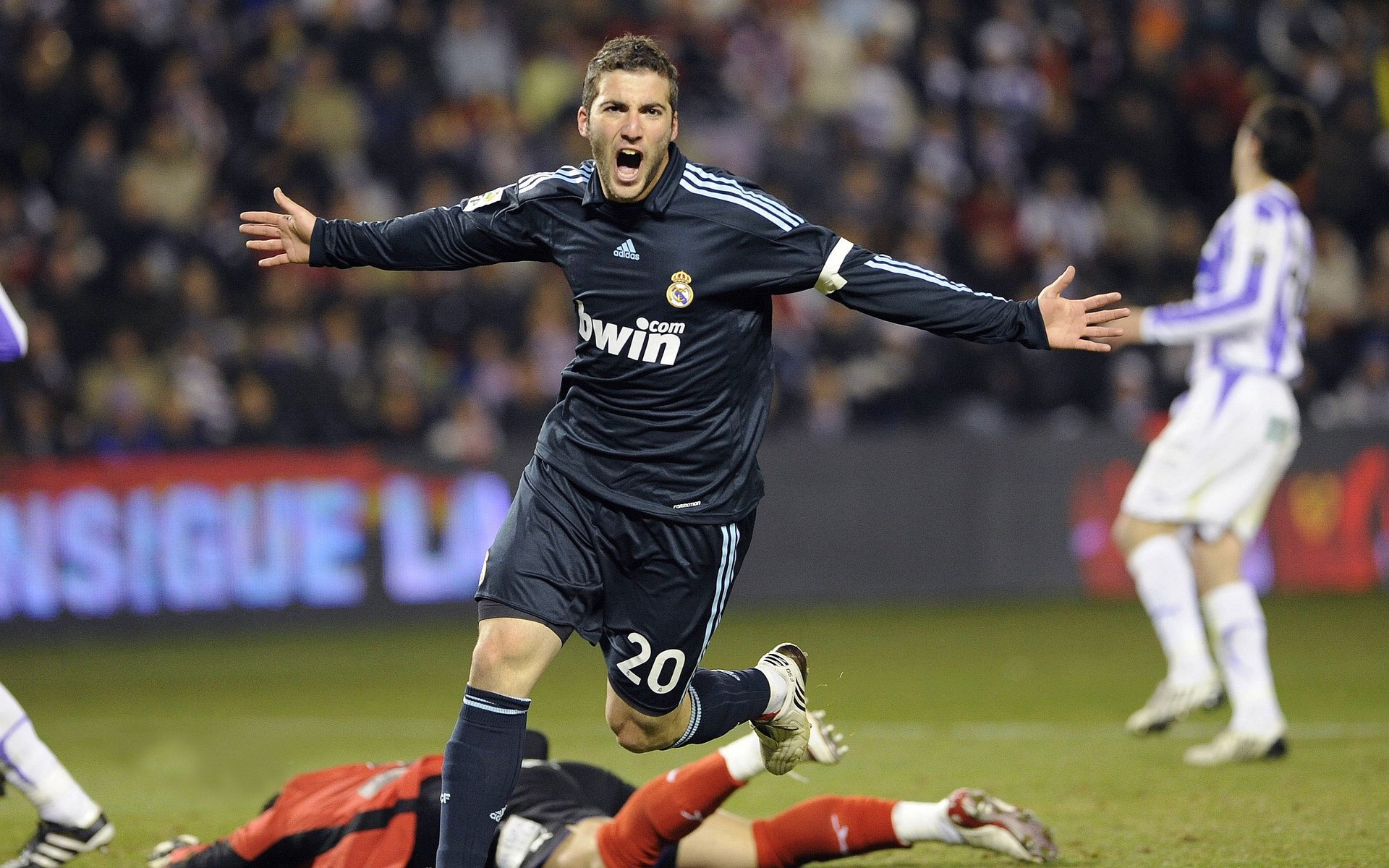 _魔术调整战术,迎难而上再创新高_,魔术设置